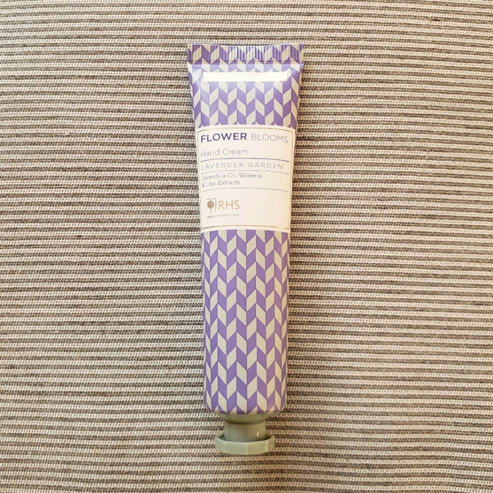 Lavender garden hand cream Heathcote and Ivory